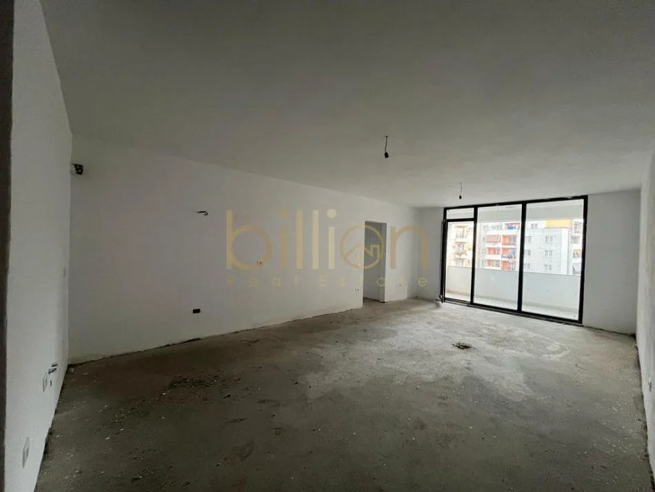Tirane, shitet apartament 3+1 Kati 5, 132 m² 159.000 € (Astir)