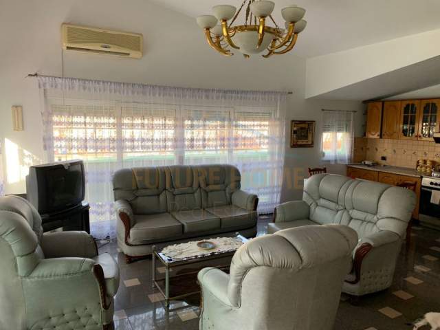Durres, shitet apartament 4+1 Kati 7, 165.000 Euro (Tregu Vogel, Durres)