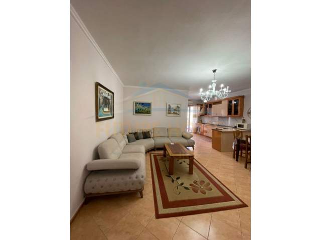 Durres, jepet me qera apartament 2+1 100 m² 400 Euro (Pallati i Sportit, Durres)