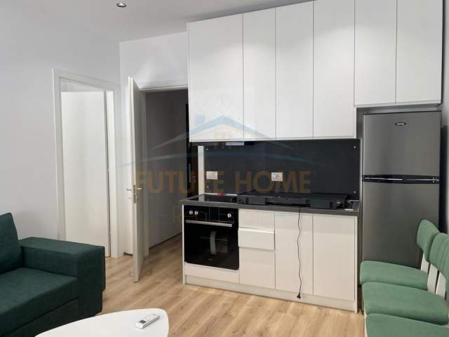 Tirane, shitet apartament 1+1+A Kati 1, 163 m² 200.000 Euro (Mbikalimi i Komunes se Parisit)