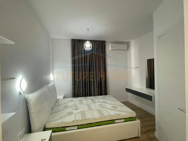 Tirane, shitet apartament 1+1+A Kati 1, 163 m² 200.000 Euro (Mbikalimi i Komunes se Parisit)
