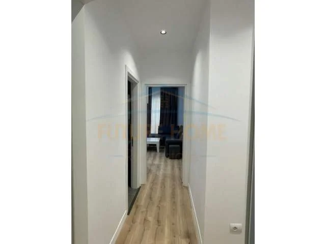 Tirane, shitet apartament 1+1+A Kati 1, 163 m² 200.000 Euro (Mbikalimi i Komunes se Parisit)