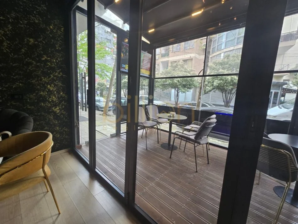 Tirane, shitet ambjent biznesi Kati 0, 73 m² 340.000 € (Yzberisht, Tirana, Albania)