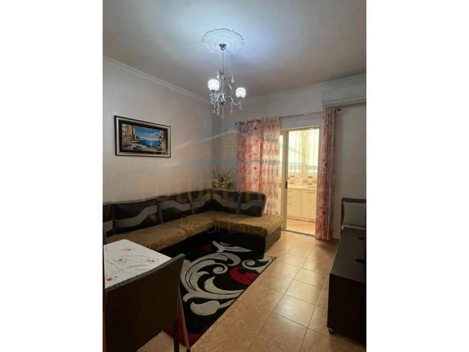 Durres, jepet me qera apartament 1+1 Kati 1, 60 m² 350 € (Plazh, Hekurudha)