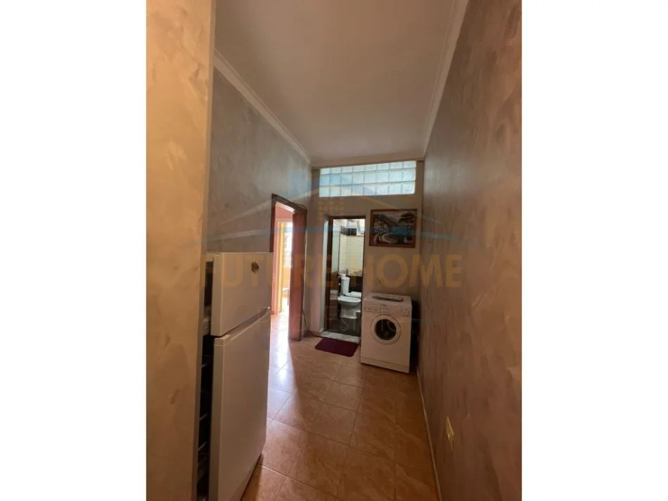 Durres, jepet me qera apartament 1+1 Kati 1, 60 m² 350 € (Plazh, Hekurudha)