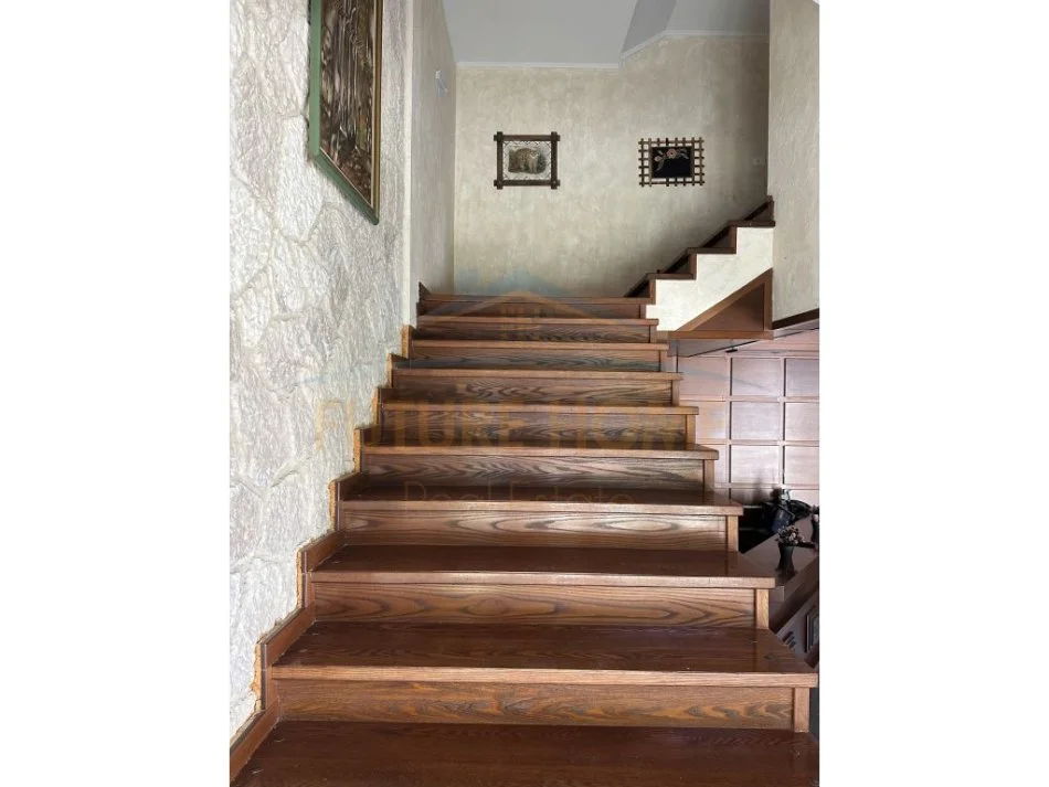 Tirane, shitet Vile 2 Katshe Kati 0, 2.000 m² 3.000.000 € 