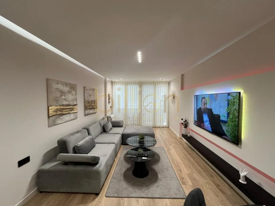 Tirane, jepet me qera apartament 2+1 Kati 3, 100 m² (ish Ekspozita, Tirana, Albania)