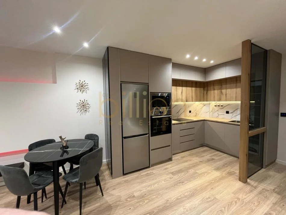 Tirane, jepet me qera apartament 2+1 Kati 3, 100 m² (ish Ekspozita, Tirana, Albania)