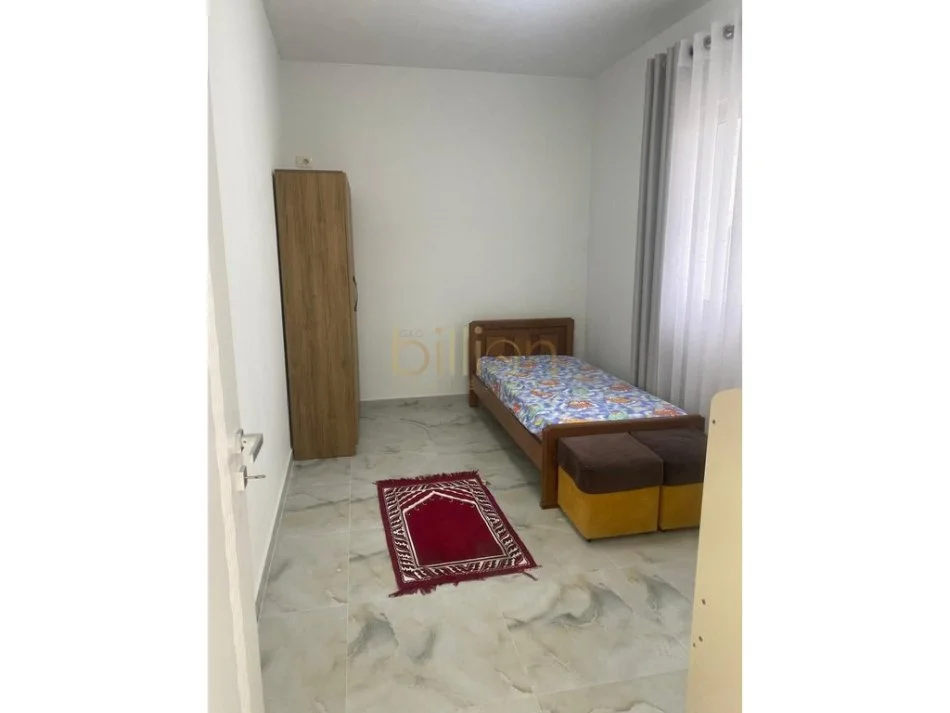 Tirane, jepet me qera apartament 3+1 Kati 2, 160 m² 550 € (Rr Paro Kita, Tirana, Albania)