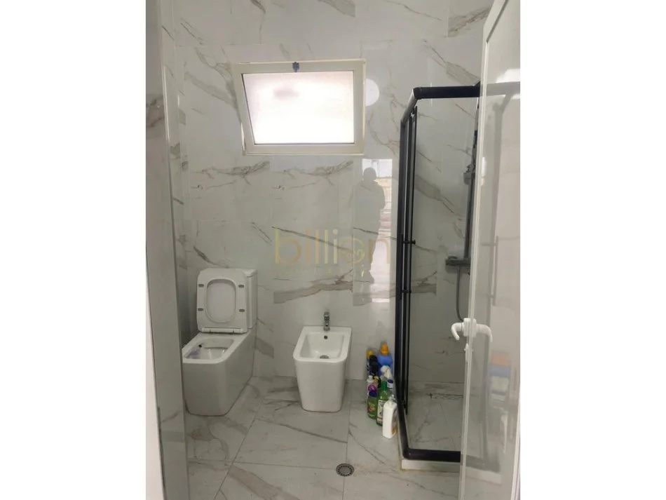 Tirane, jepet me qera apartament 3+1 Kati 2, 160 m² 550 € (Rr Paro Kita, Tirana, Albania)