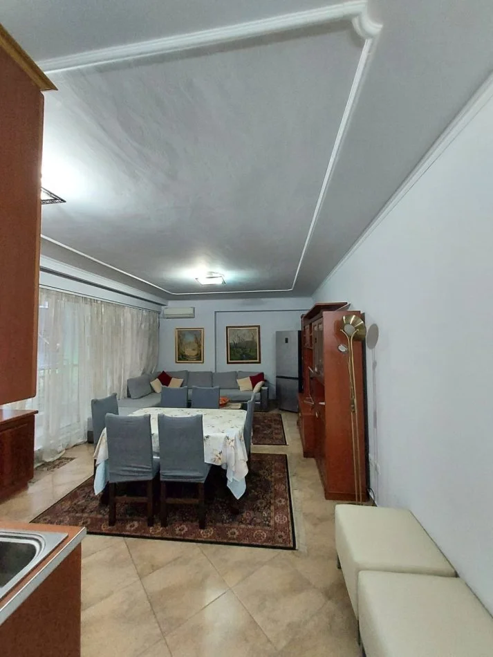 Tirane, jepet me qera 2+1 Kati 2, 90 m² 750 € (Kompleksi Delijorgji)