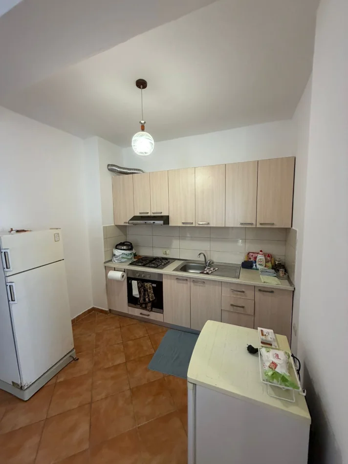 Durres, shitet apartament 2+1+Ballkon Kati 9, 99.000 € (Shkembi kavajes)