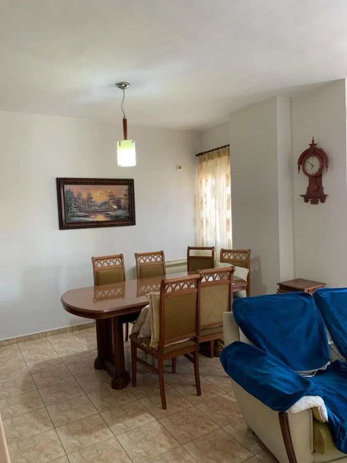 Tirane, jepet me qera apartament 2+1+Ballkon Kati 3, 96 m² 600 € (Kristal Centre)