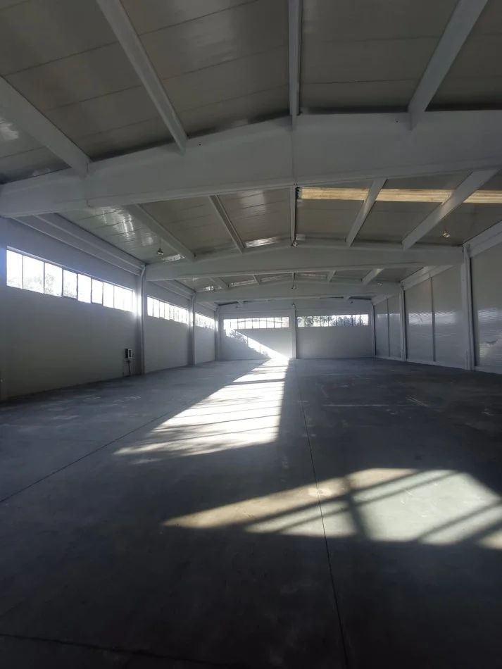 Tirane, jepet me qera ambjent biznesi Kati 0, 1.250 m² 4.000 € (QTU)