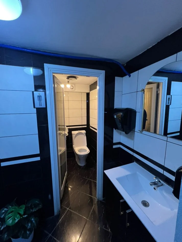 Shitet, Godinë Multifunksionale, pranë Oxhakut, Tiranë - 1.600.000€ | 1000 m²