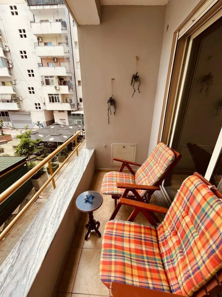 Tirane, jepet me qera apartament 2+1 Kati 1, 90 m² 620 € (Don Bosko tek Kisha)