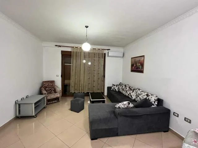 Tirane, jepet me qera apartament 1+1+BLK Kati 4, 80 m² 400 Euro (rrapo hekali)