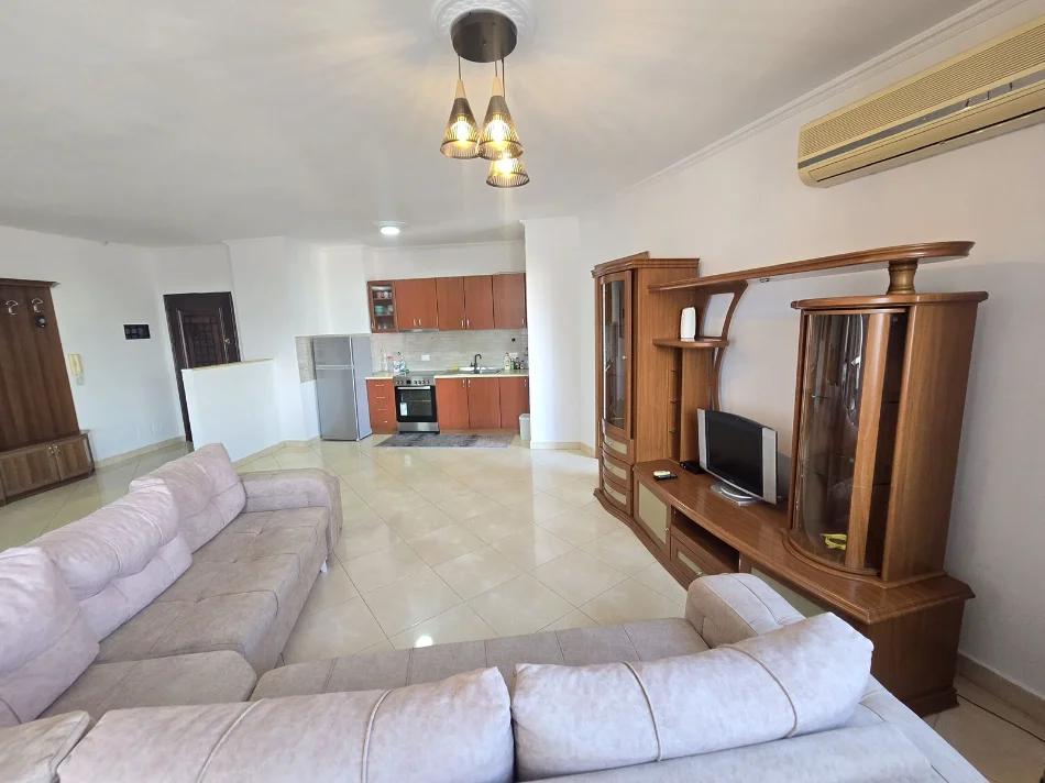 Tirane, jepet me qera apartament 2+1+Aneks+Ballkon Kati 9, 111 m² 650 € (rruga e barrikadave)