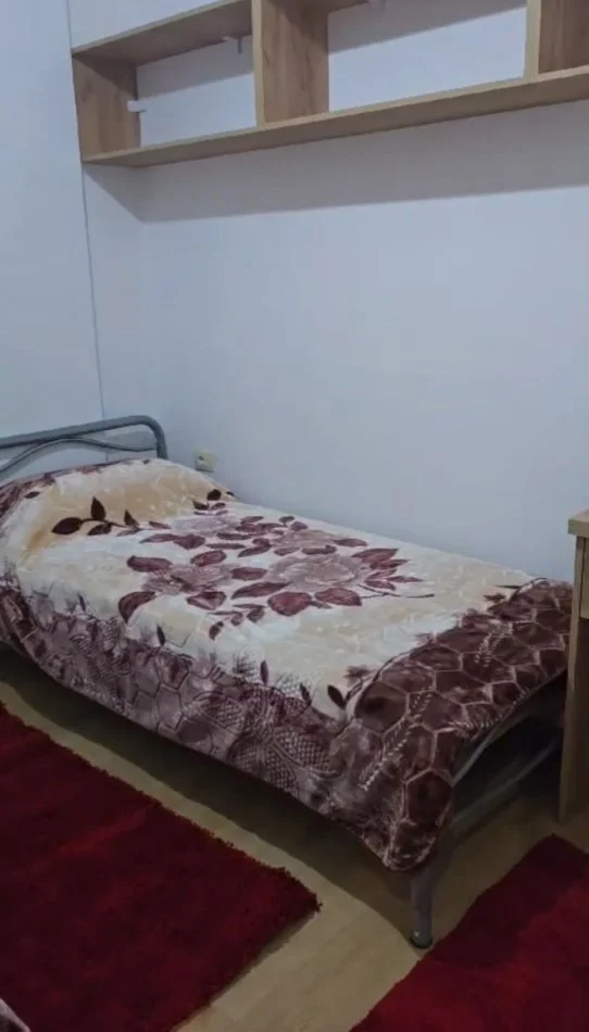 Tirane, jepet me qera apartament 2+1 Kati 1, 75 m² 480 € (rruga Marie Kraja)