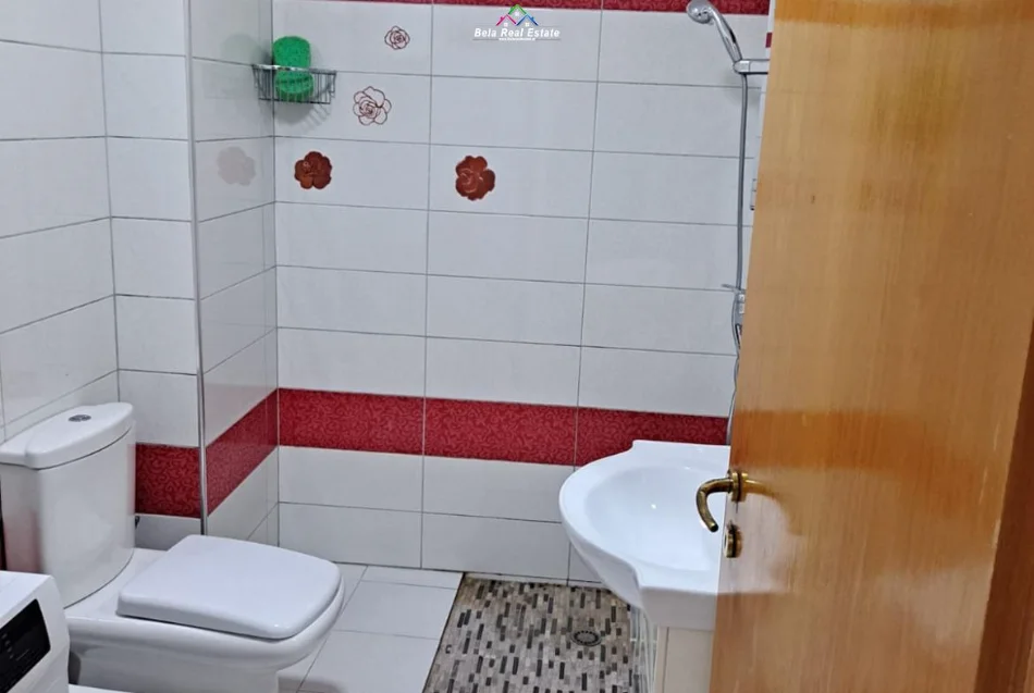 Tirane, jepet me qera apartament 2+1 Kati 3, 85 m² 580 € 