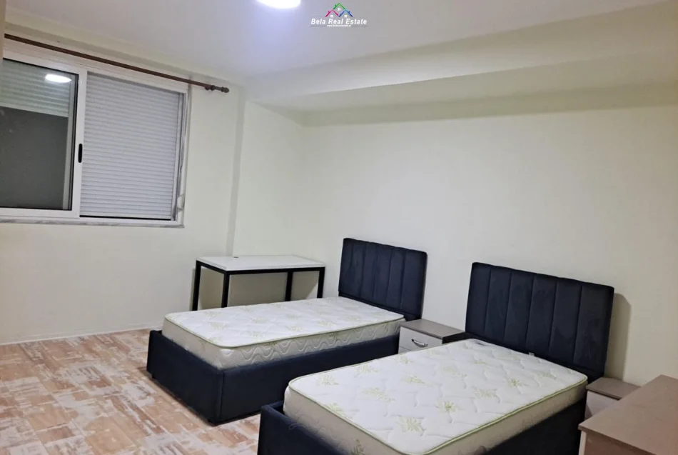 Tirane, jepet me qera apartament 2+1 Kati 3, 85 m² 580 € 