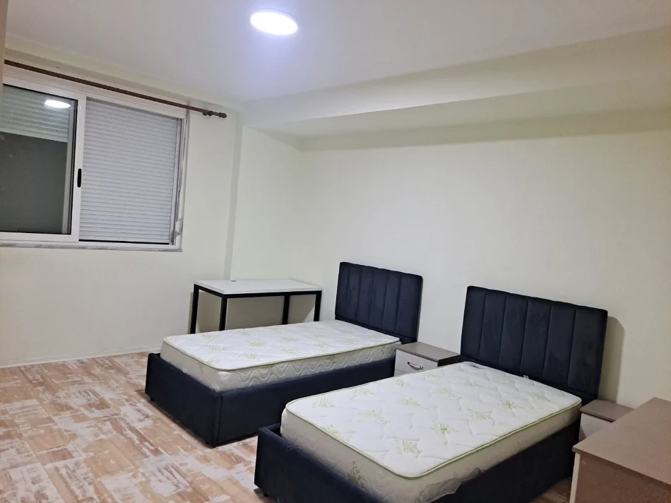 Tirane, jepet me qera apartament 2+1 Kati 3, 85 m² 580 € (Ish Restorant Durresi)