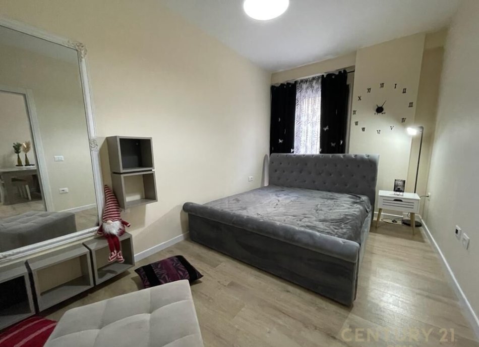 Tirane, jepet me qera apartament 1+1 Kati 2, 50 m² 500 € (KODRES SE DIELLIT)