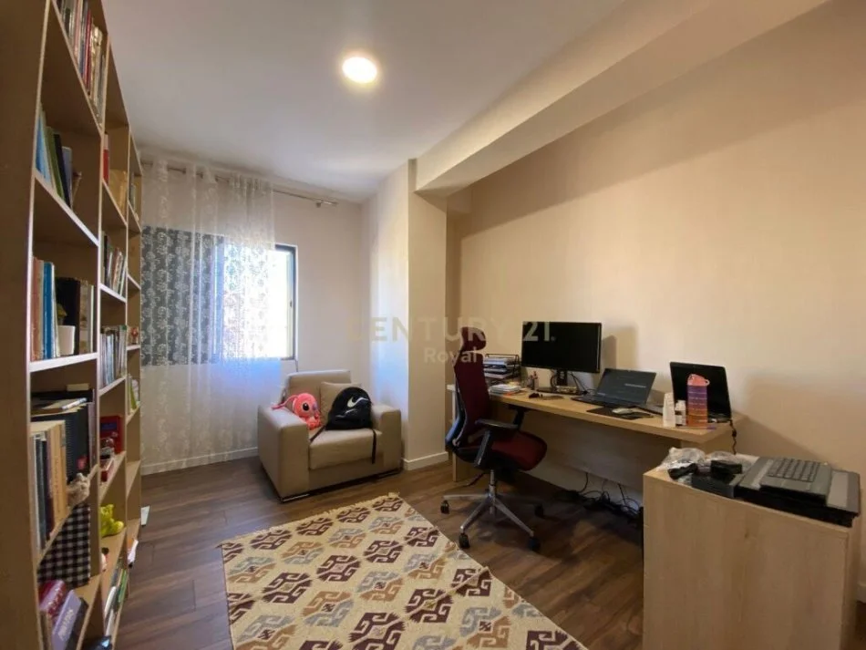 Tirane, shes apartament 2+1+Ballkon, Kati 4, 115 m² 138,000 € (astir)