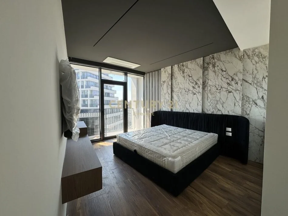 Tirane, jepet me qera apartament Kati 7, 130 m² 2.200 € (liqeni ithate)