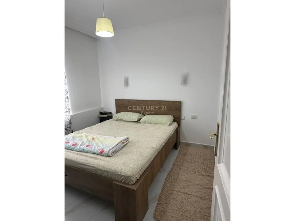 Tirane, jepet me qera apartament 1+1 Kati 3, 52 m² 650 € (Sheshi Willson)