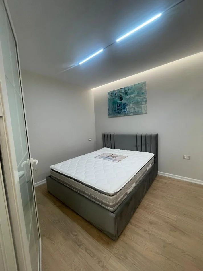 Tirane, shitet apartament 2+1+Ballkon Kati 5, 90 m² 235.000 € (RRUGA E BARRIKADAVE)