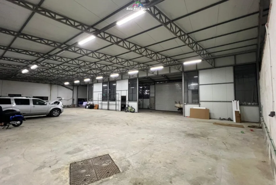 Tirane, jepet me qera magazine Kati 0, 700 m² 3.000 € (kafja e rremes)