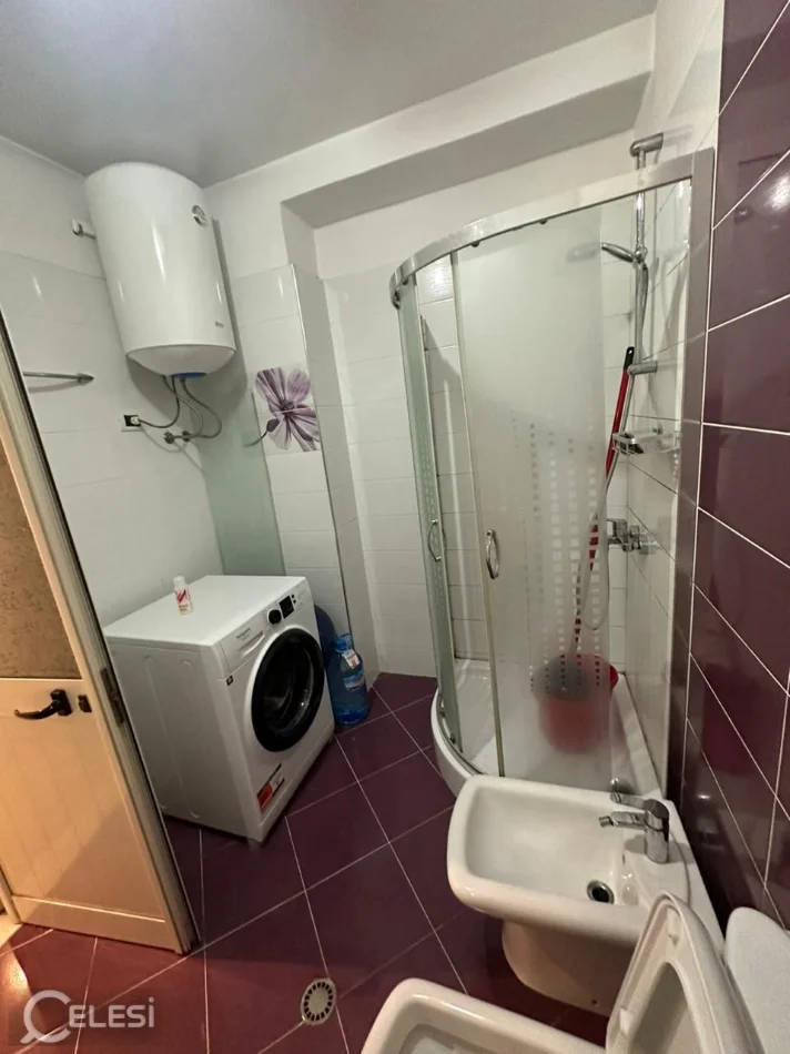 Tirane, jepet me qera apartament 1+1+Ballkon Kati 5, 76 m² 420 € (ASTIR)