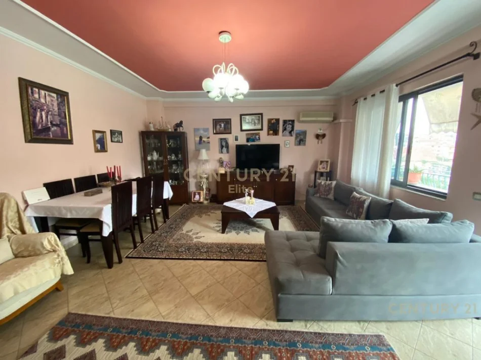 Tirane, shes apartament 3+1 Kati 4, 140 m² 258.000 € (Kompleksi Grand)