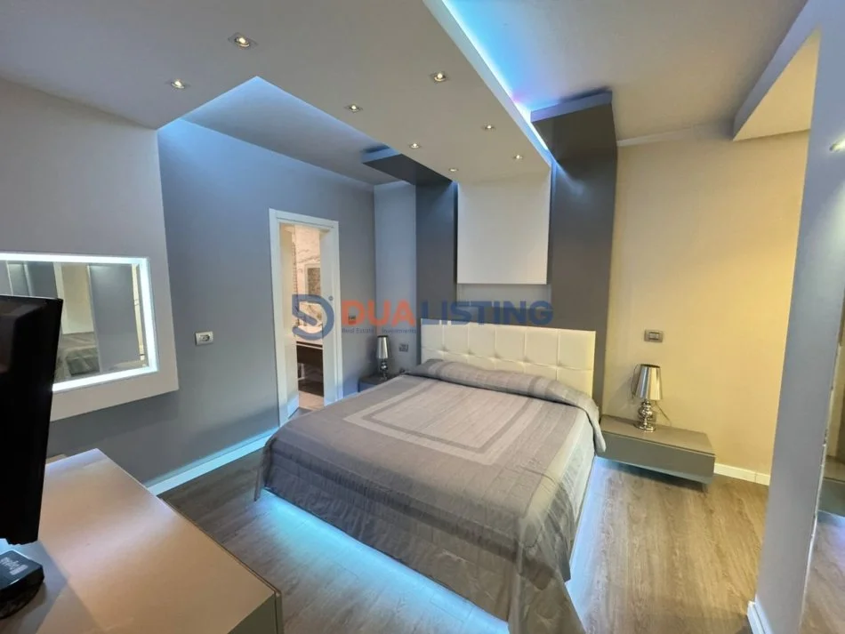 Tirane, jepet me qera apartament 2+1 Kati 5, 110 m² 1.500 € (Blloku)