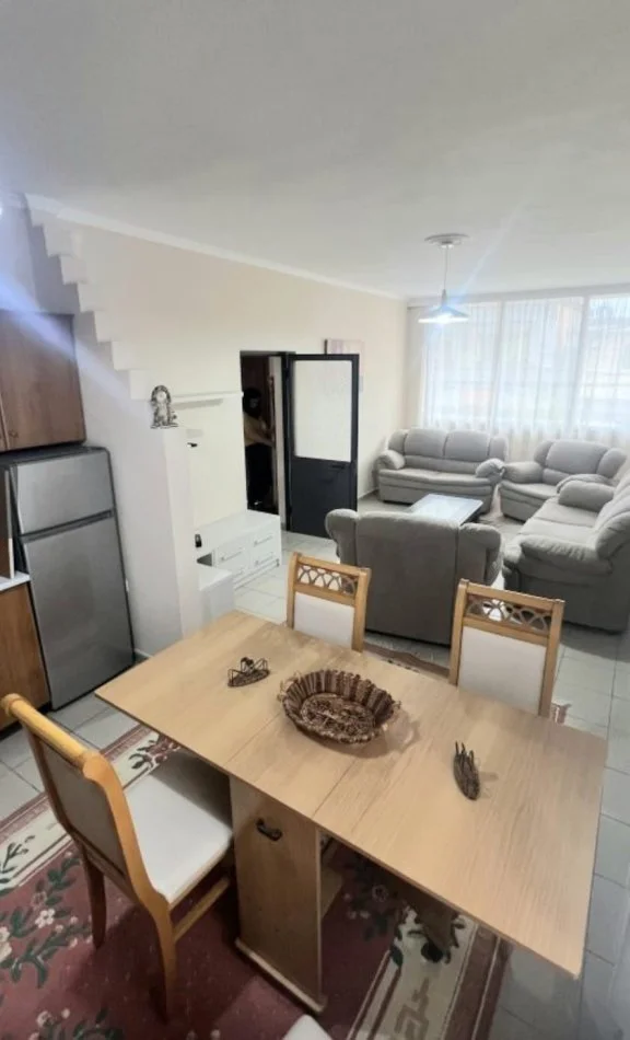 Tirane, jepet me qera apartament 1+1 Kati 1, 78 m² 400 € (Don Bosko)