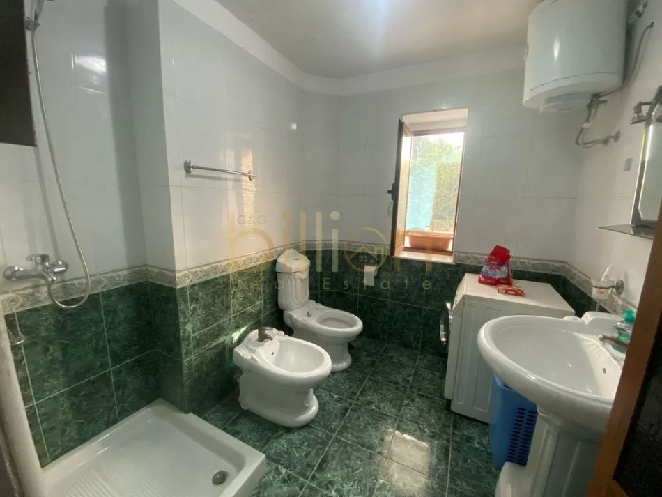 Tirane, jepet me qera apartament 2+1+Ballkon Kati 2, 90 m² 450 € (8RQC+8PW, Rruga Ferit Xhajko, Tiranë)