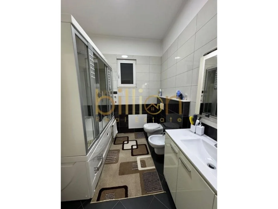 Tirane, shitet shtepi 3 Katshe , 363 m² 362.000 € (Laprake)