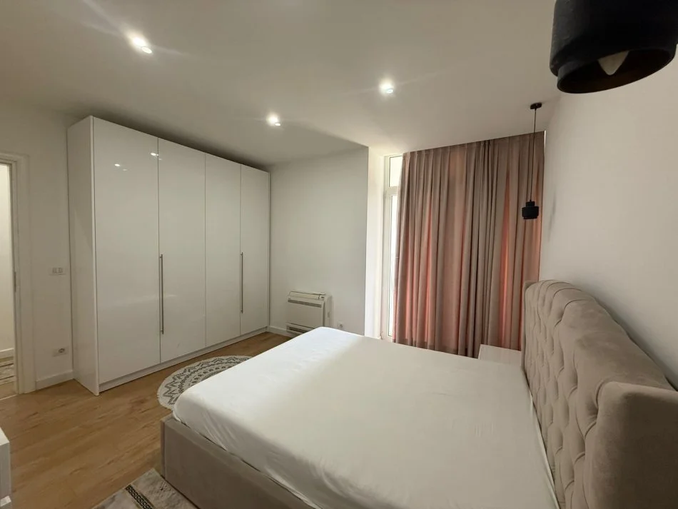 Tirane, jepet me qera apartament duplex 1+1+Ballkon Kati 1, 125 m² 1.400 € (Rezidenca Kodra e Diellit 1)