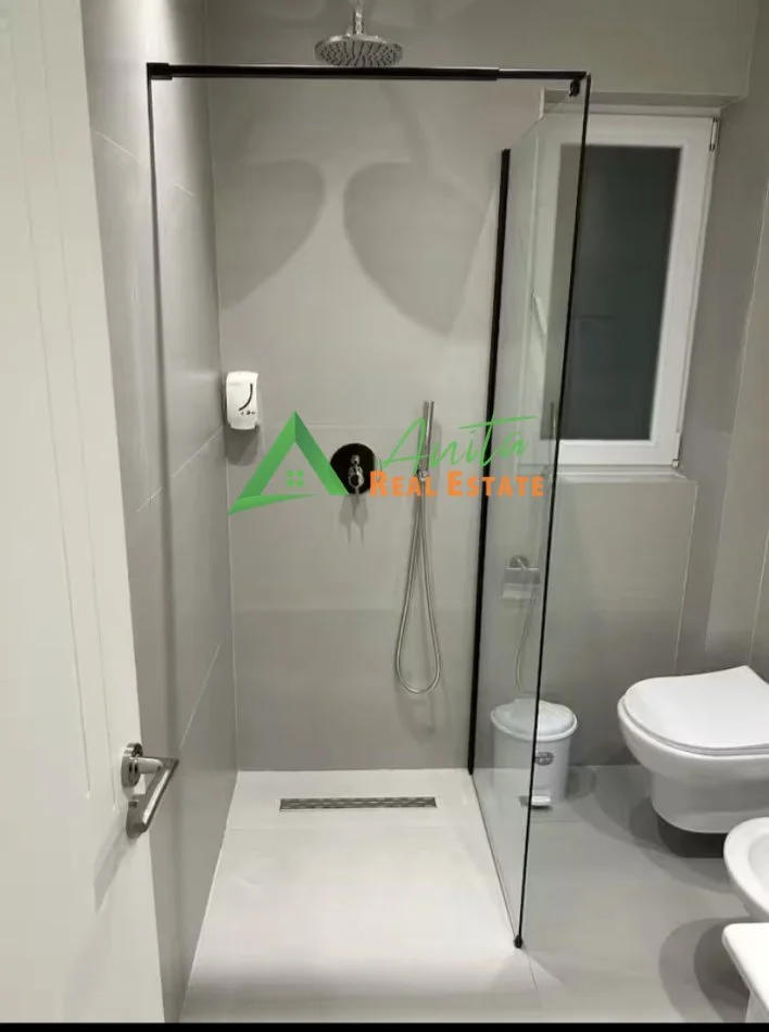 Tirane, jepet me qera apartament 1+1+Ballkon Kati 3, 55 m² 600 € (Bulevardi Zogi I)