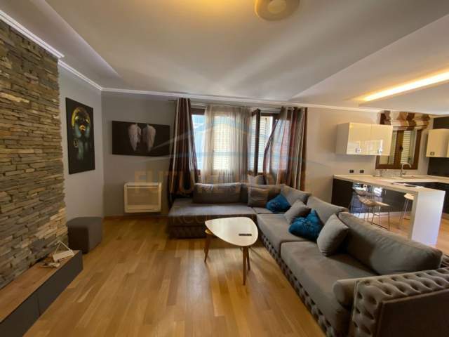 Tirane, jepet me qera apartament 2+1+BLK Kati 5, 145 m² 850 Euro (SELVIA)