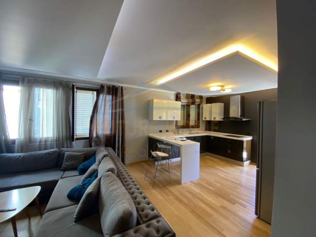 Tirane, jepet me qera apartament 2+1+BLK Kati 5, 145 m² 850 Euro (SELVIA)