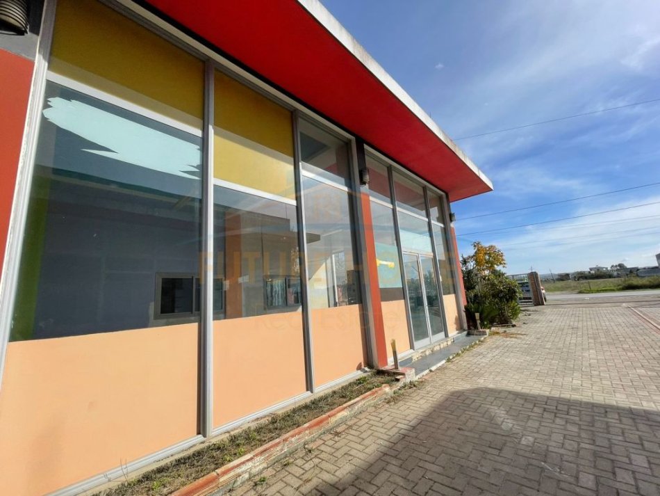 Durres, shitet ambjent biznesi Kati 0, 2.340 m² 