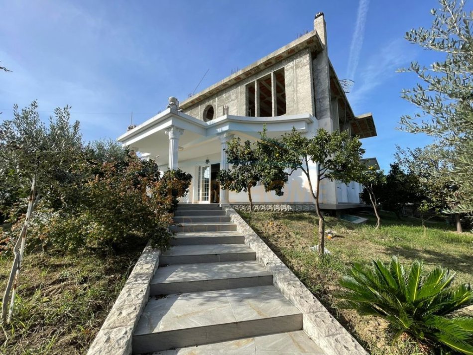 Durres, shitet ambjent biznesi Kati 0, 2.340 m² 