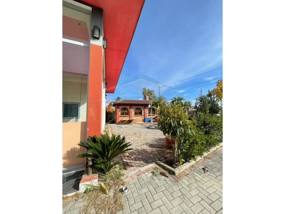 Durres, shitet ambjent biznesi Kati 0, 2.340 m² 
