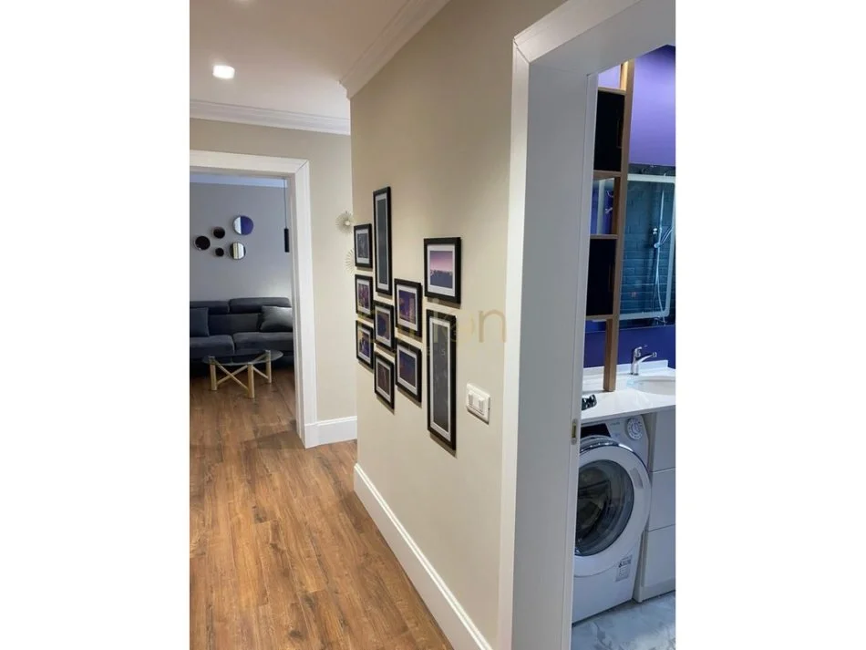 Tirane, jepet me qera apartament 1+1 Kati 4, 80 m² 700 € 