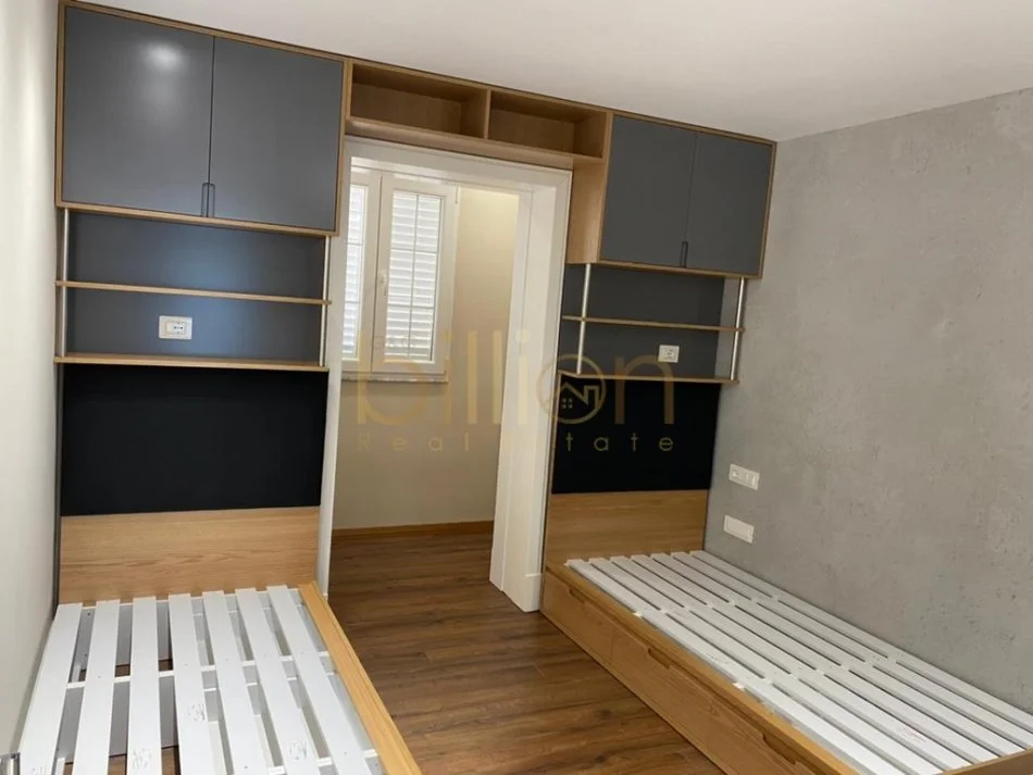Tirane, jepet me qera apartament 1+1 Kati 4, 80 m² 700 € 