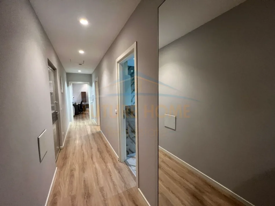 Apartament 2+1+2 per qira me vendndodhje tek Ambasdor 3