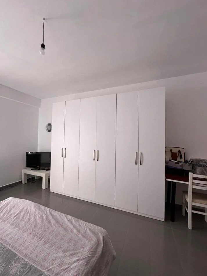 Tirane, shitet apartament 2+1+Ballkon , 129 m² 160.000 € (Yzberisht)