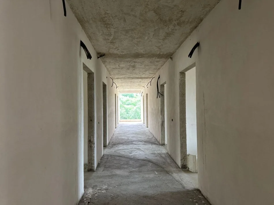 Tirane, shitet godina 16.000 m² 3.500.000 € (Maminas-Rruga e Shilores)